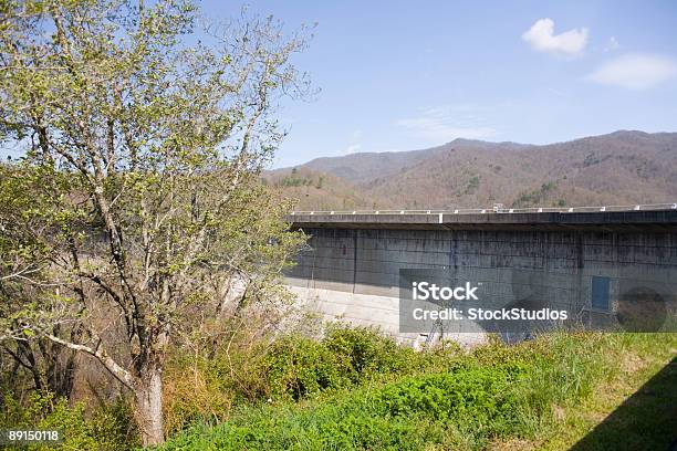 Fonte De - Fotografias de stock e mais imagens de Barragem - Estrutura Feita pelo Homem - Barragem - Estrutura Feita pelo Homem, Ao Ar Livre, Cabo de Alta-tensão