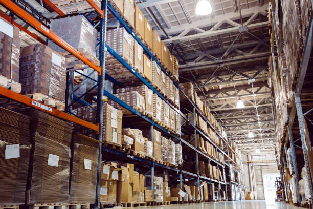 warehouse logistics is important - distribution warehouse imagens e fotografias de stock