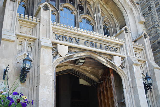 istock Knox College, University of Toronto 89154275