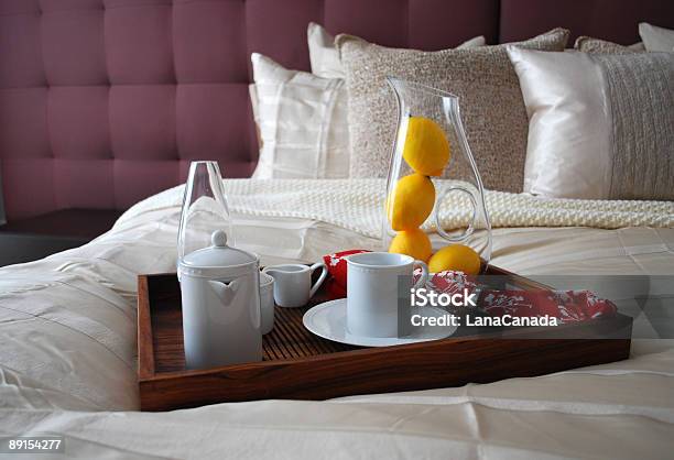 베드 앤 브랙퍼스트 아침 식사를 제공하는 숙박에 대한 스톡 사진 및 기타 이미지 - 아침 식사를 제공하는 숙박, 룸 서비스, 가정의 방