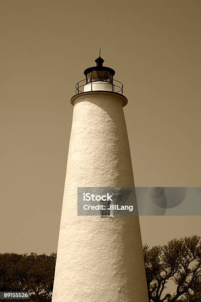 Faro De Ocracoke En Tonos Sepia Foto de stock y más banco de imágenes de Arquitectura - Arquitectura, Arquitectura exterior, Arreglar