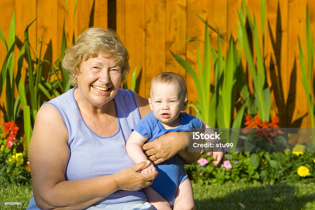 Abuela y nieto - Foto de stock de Abuela libre de derechos