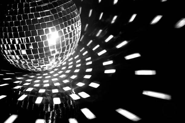 club - disco ball mirror shiny lighting equipment fotografías e imágenes de stock