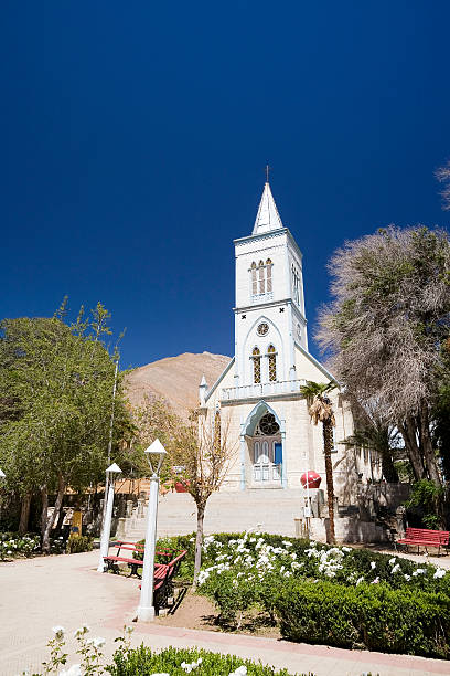 iglesia de pisco elqui, chile - región de coquimbo fotografías e imágenes de stock