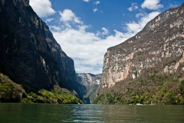 istock Discovering Mexico, chiapas cannon the sinkhole 891589354