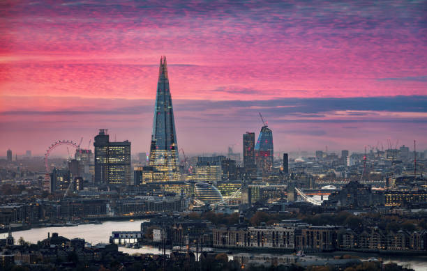 istock Intensive sunset over the skyline of London 891600890