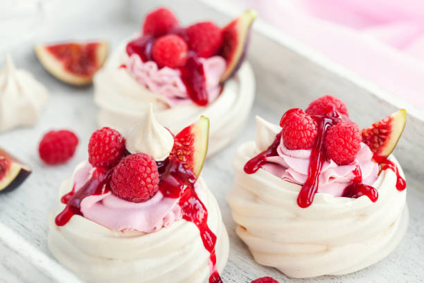 Delicious mini Pavlova meringue cake