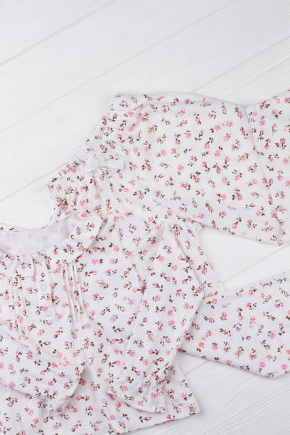 istock Pajama set with floral print 891619016