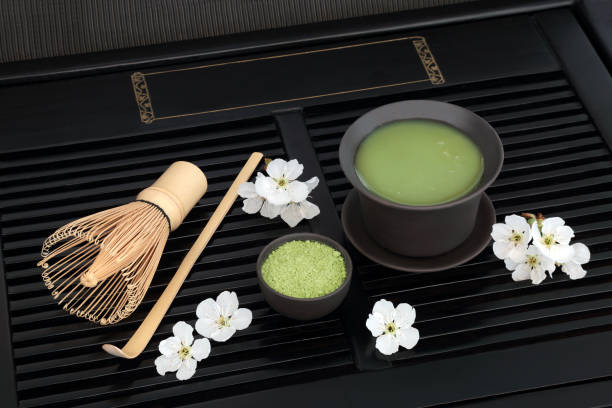 té matcha verde - green tea cherry blossom china cup fotografías e imágenes de stock
