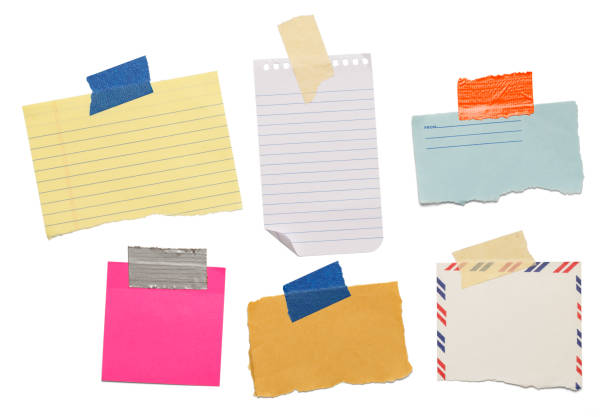 notas y cinta - adhesive note note pad paper yellow fotografías e imágenes de stock