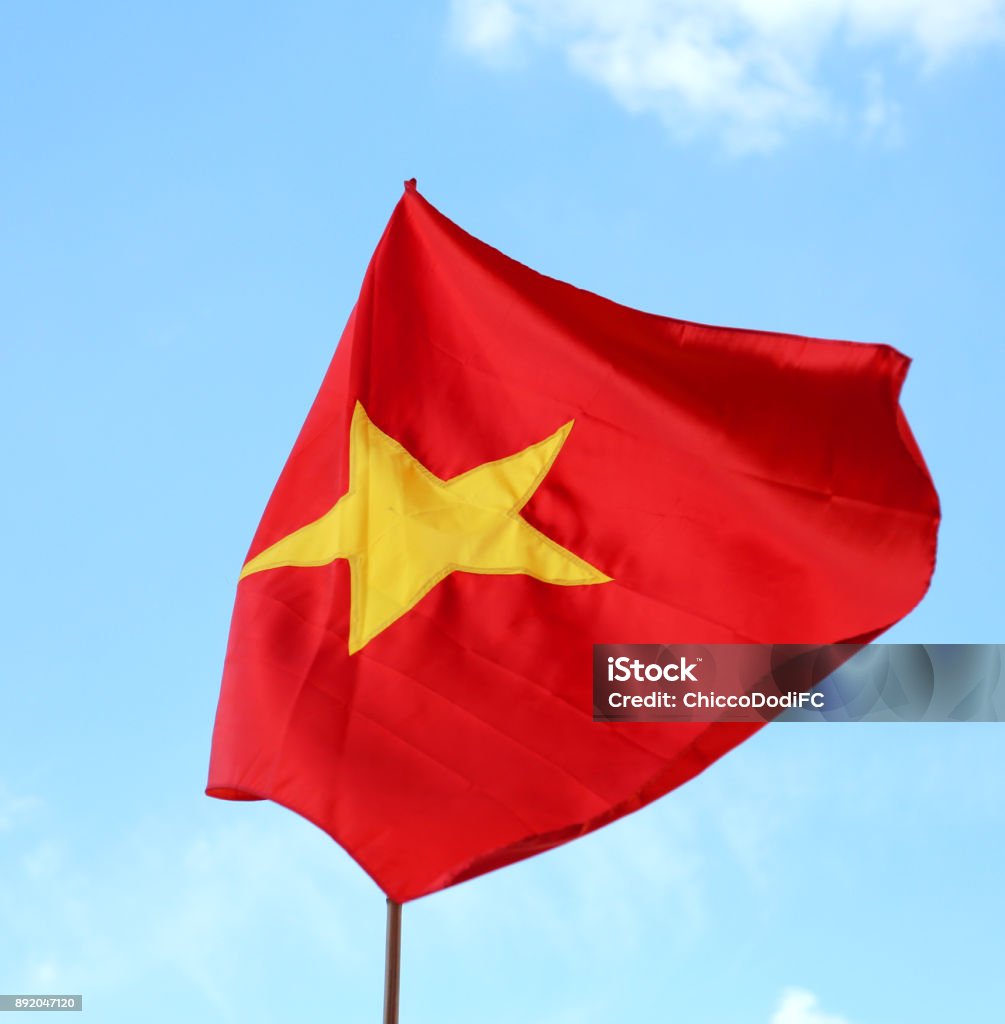 Lá Cờ Việt Nam Với Ngôi Sao Vàng Lớn Trên Nền Đỏ Hình ảnh Sẵn có ...