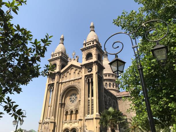 istock Ancient architecture of church in Santiago, Chile 892068764