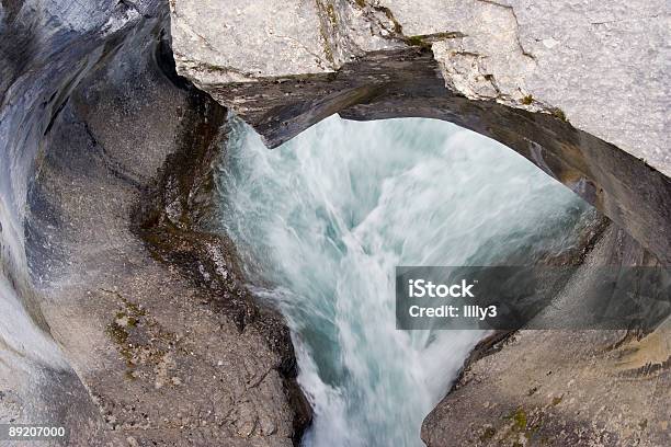 Mistaya Canyon - Fotografie stock e altre immagini di Acqua - Acqua, Acqua fluente, Alberta