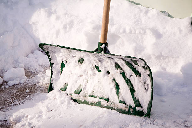 istock Snow Shovel Close-Up 2 89207426