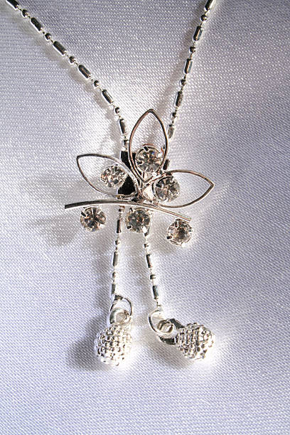 istock Jeweller ornaments 89208595