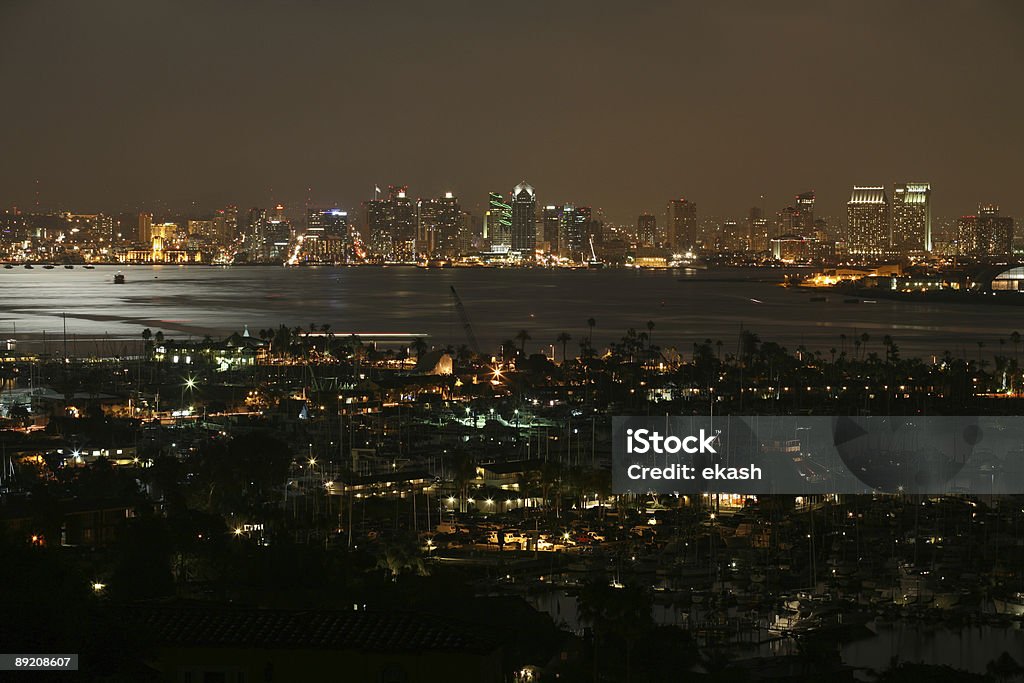Porto de San Diego e o horizonte de lua cheia - Foto de stock de Abaixo royalty-free