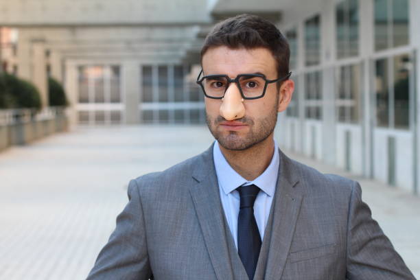 combo de gafas nariz falsa con empresario - groucho marx fotografías e imágenes de stock