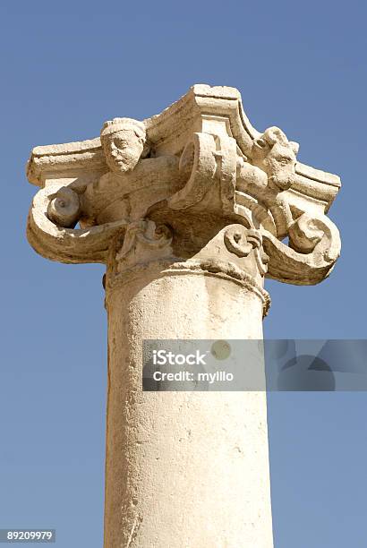 Vecchio Colonna - Fotografie stock e altre immagini di Antico - Condizione - Antico - Condizione, Architettura, Arte dell'antichità