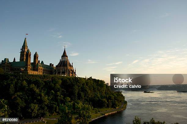 Photo libre de droit de Coucher De Soleil Sur La Rivière Ottawa banque d'images et plus d'images libres de droit de Canada - Canada, Élection, Culture canadienne