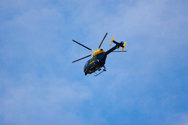 big brother-in-the-sky - police helicopter foto e immagini stock