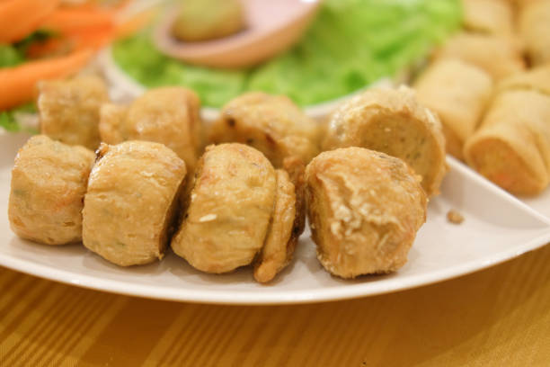 istock Deep fried crab meat rolls or Hoi Jo food for appetizer. (selective focus) 892197190