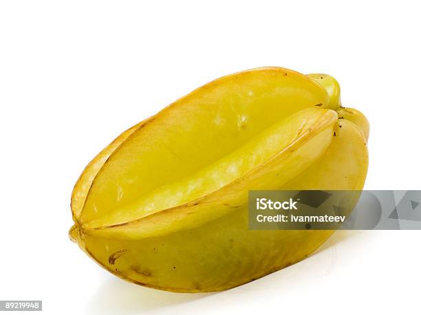 Foto de Carambola No Branco e mais fotos de stock de Alimentação Saudável - Alimentação Saudável, Amarelo, Carambola - Fruta tropical