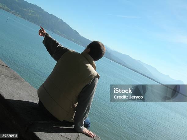 Poiting Out - Fotografie stock e altre immagini di Acqua - Acqua, Adulto, Affari