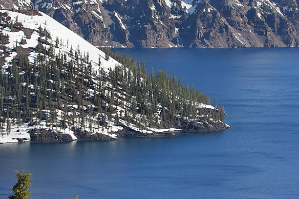 Crater Lake  north cascades national park cascade range waterfall snowcapped stock pictures, royalty-free photos & images