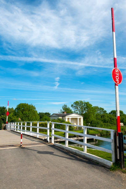 istock Peaceful Gloucester & Sharpness Canal at Splatt Bridge on a sunny spring afternoon 892271730