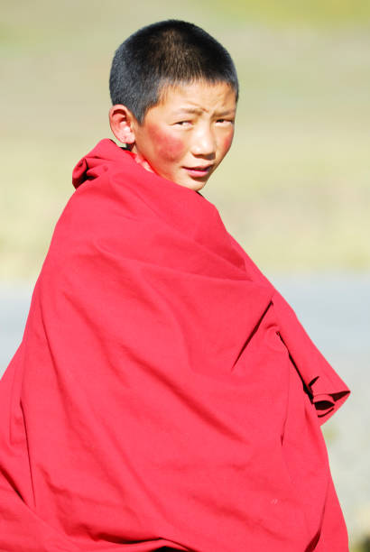 小さなチベットの僧 - monk tibet buddhism china ストックフォトと画像
