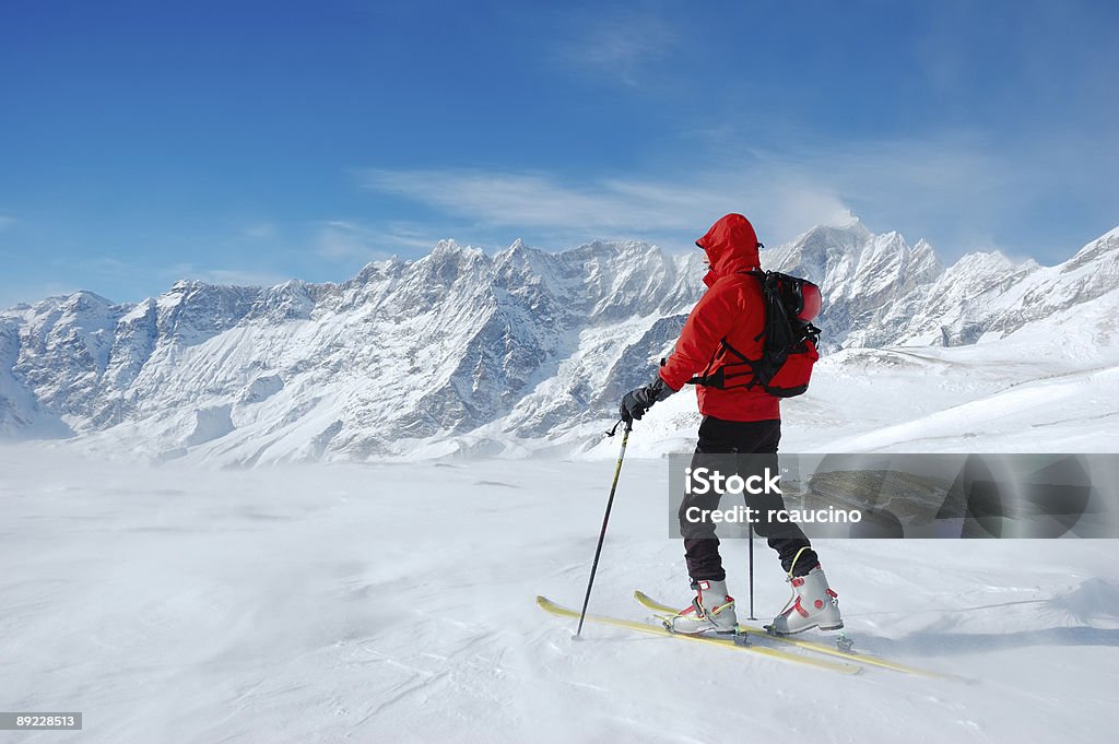 Skieur de randonnée - Photo de Rouge libre de droits