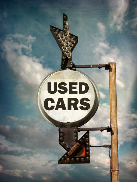 istock used cars sign 892387306