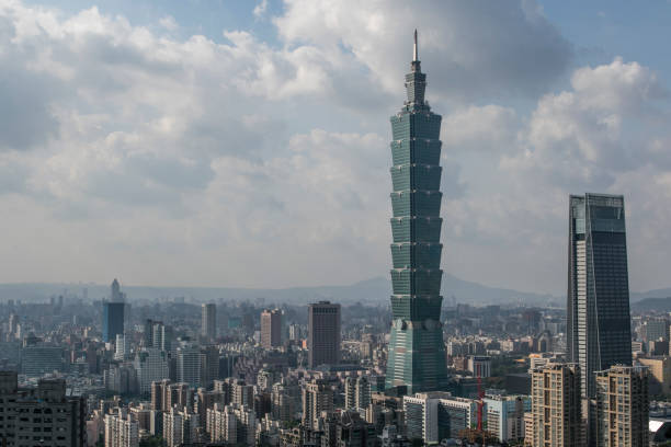 istock View from the Elephant Mountain at Taipei, Taiwan 892412036