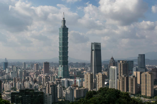 istock View from the Elephant Mountain at Taipei, Taiwan 892412094