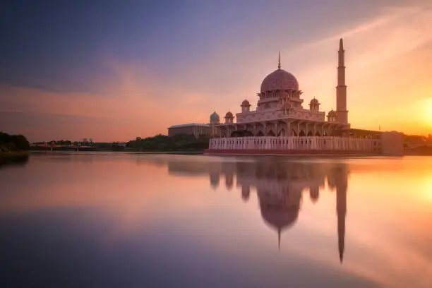 Photo of Putra Mosque view at sunrise, Putrajaya, Malaysia