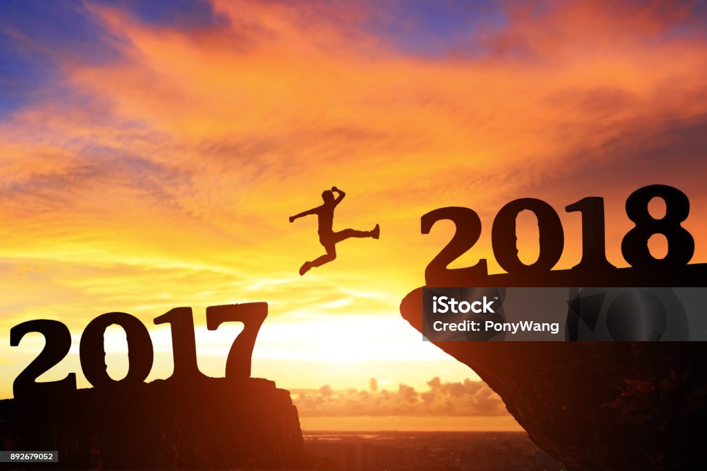 Menschen springen mit 2018 - Lizenzfrei 2017 Stock-Foto