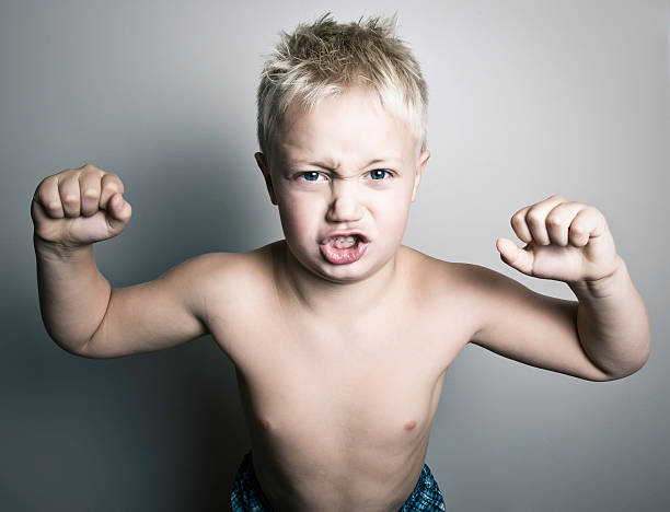 mostrar de - macho little boys flexing muscles human muscle fotografías e imágenes de stock