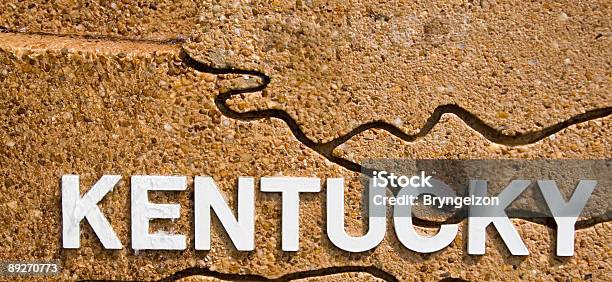 Kentucky Texto - Fotografias de stock e mais imagens de Branco - Branco, Cobrir, Entalhar