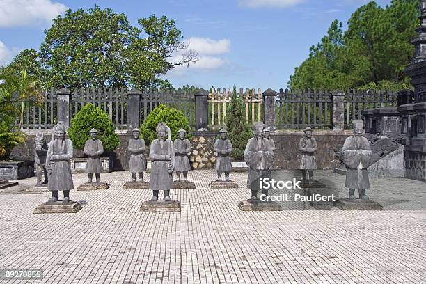 Warriors Custodian Tumba De Khai Dinh Cerca De Tono Vietnam Foto de stock y más banco de imágenes de Arte