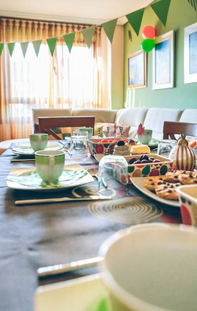 istock Decorated living room for breakfast party 892722714