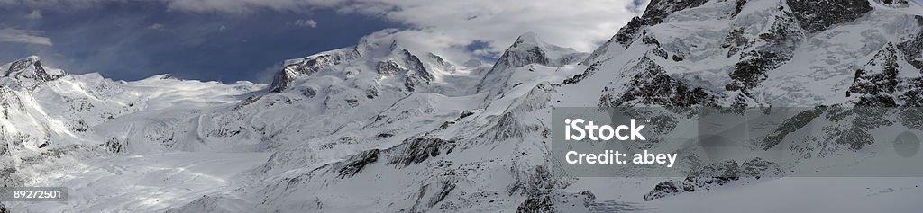 Swiss panorama alpino - Foto stock royalty-free di A mezz'aria