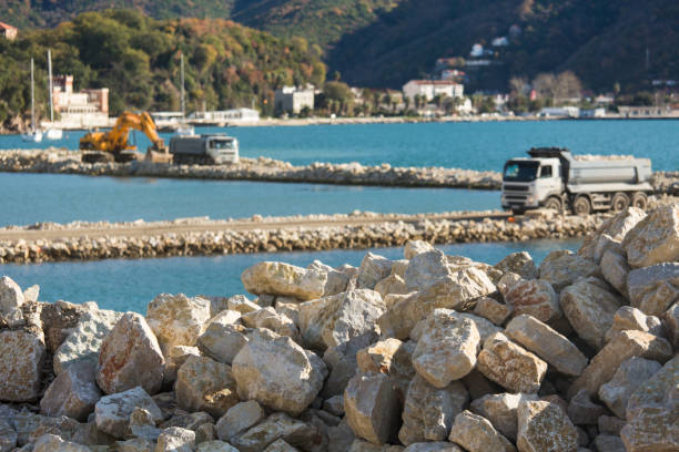 istock Construction of marina for yachts 892798114
