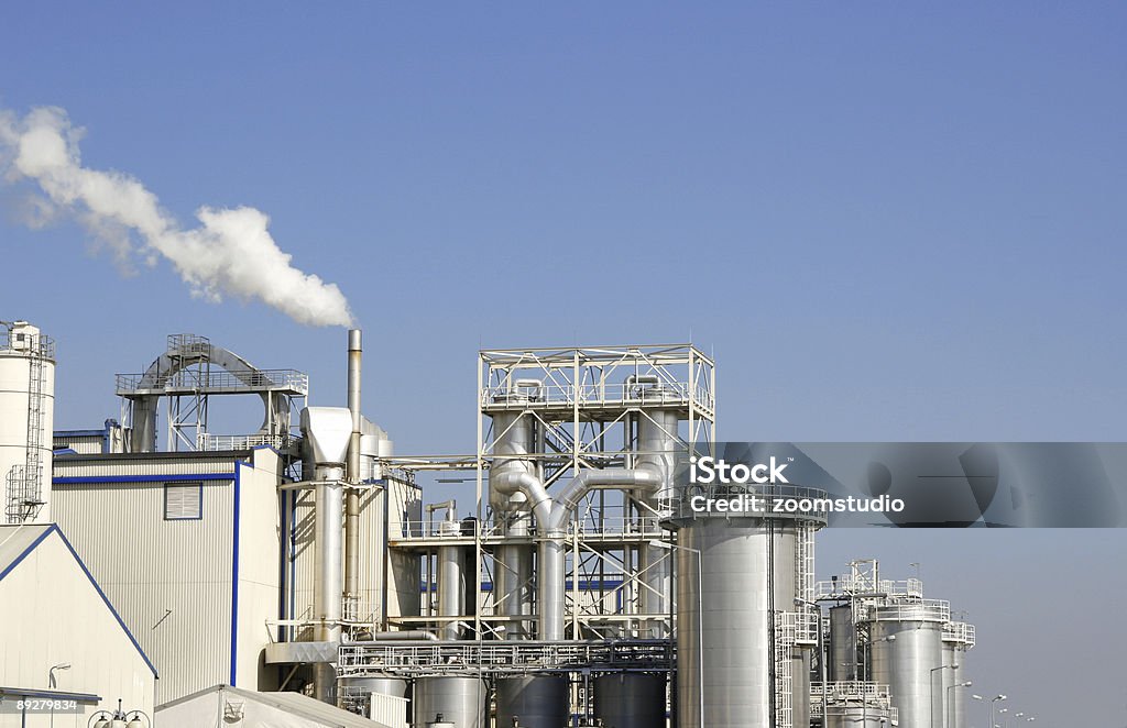 Chemical fábrica - Foto de stock de Planta química libre de derechos