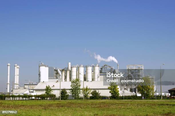 Fabbrica Chimica - Fotografie stock e altre immagini di Acciaio - Acciaio, Benzina, Blu