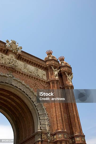 Arco Do Triunfo De Barcelona - Fotografias de stock e mais imagens de Ao Ar Livre - Ao Ar Livre, Arco - Caraterística arquitetural, Arenito castanho-avermelhado