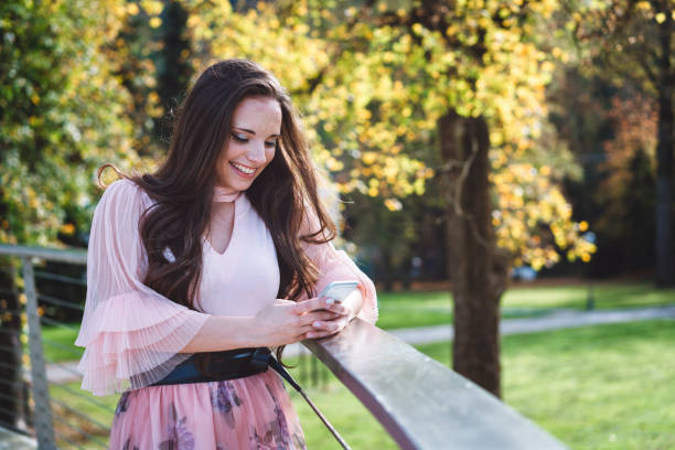 istock Young woman texting her boyfriend 892813264