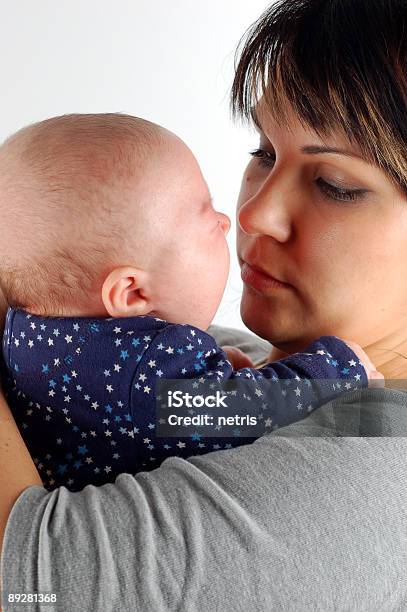 Madre Con Bambino5 - Fotografie stock e altre immagini di Accudire - Accudire, Adulto, Allegro