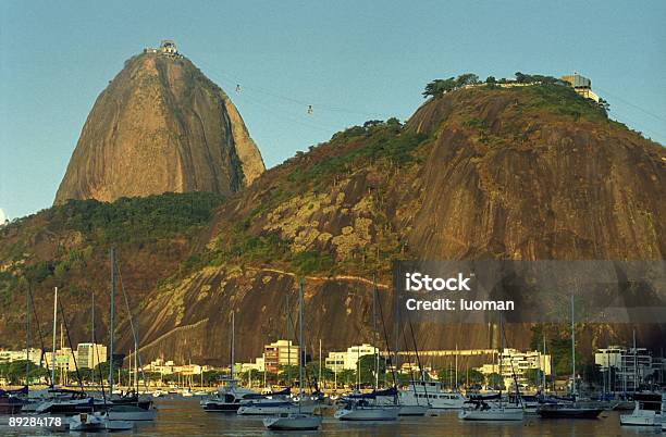 Foto de Pão De Açúcar e mais fotos de stock de Barco a Vela - Barco a Vela, Barco de passageiros, Baía de Guanabara