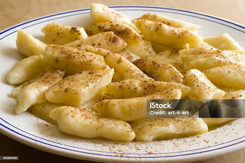 Bollito i ravioli - Foto stock royalty-free di Cannella