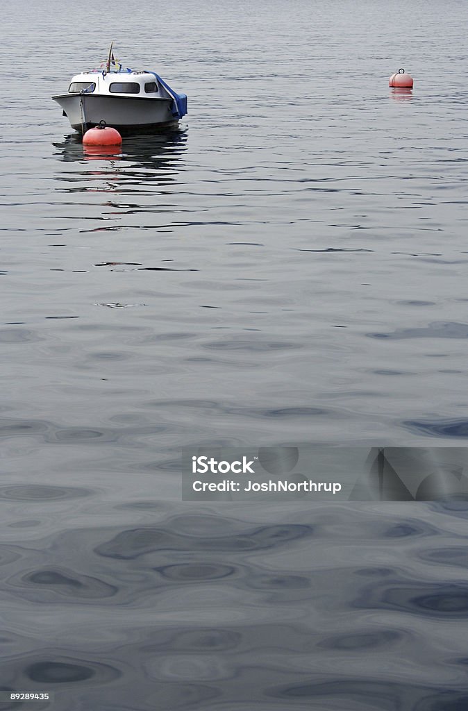 Barco en el lago Lugano - Foto de stock de Agua libre de derechos